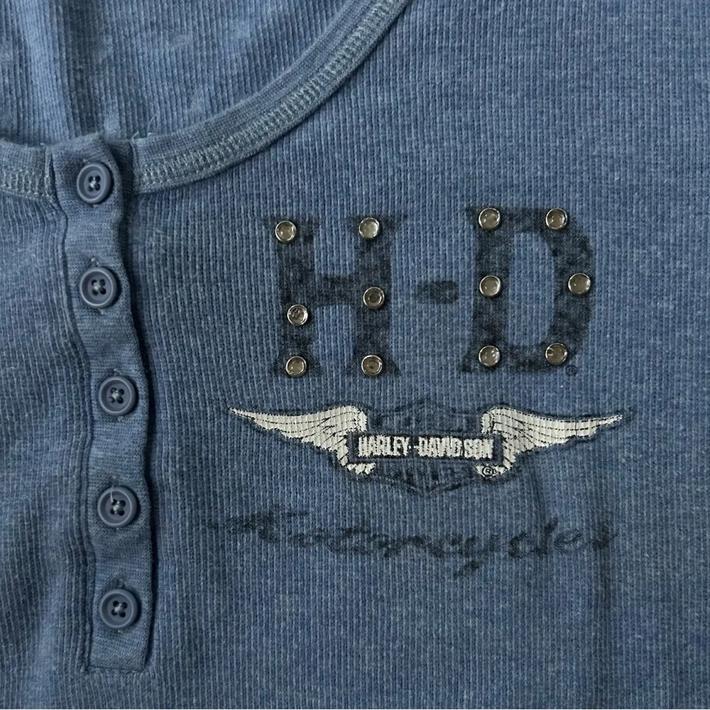 Y2K HARLEY-DAVIDSON Baby Tee Rhinestone Logo Henley Fitted 2000s Moto Indie Sz L - Picture 6 of 9
